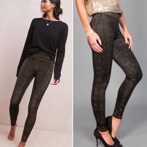 SPANX VELVET BLACK AMD GOLD LEGGING MEDIUM
